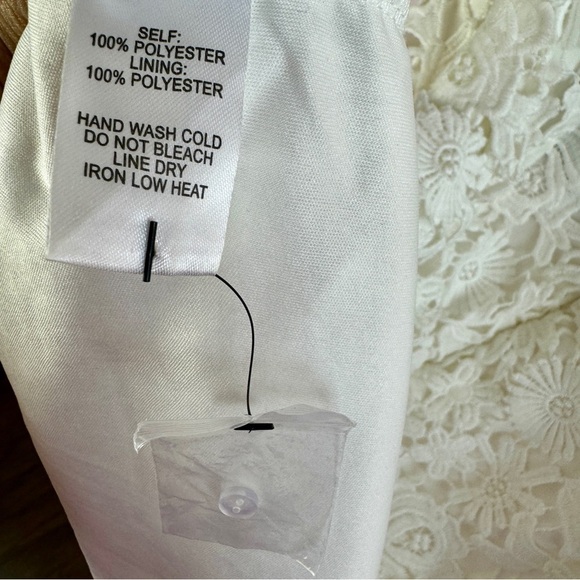 Lulu's Dress White Floral Lace Romance Language Backless Bodycon size M - Picture 9 of 9